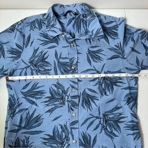 Travis Mathew Short Sleeve Button Up Shirt Medium Blue Tropical Leaf Print Golf - Picture 5 of 10